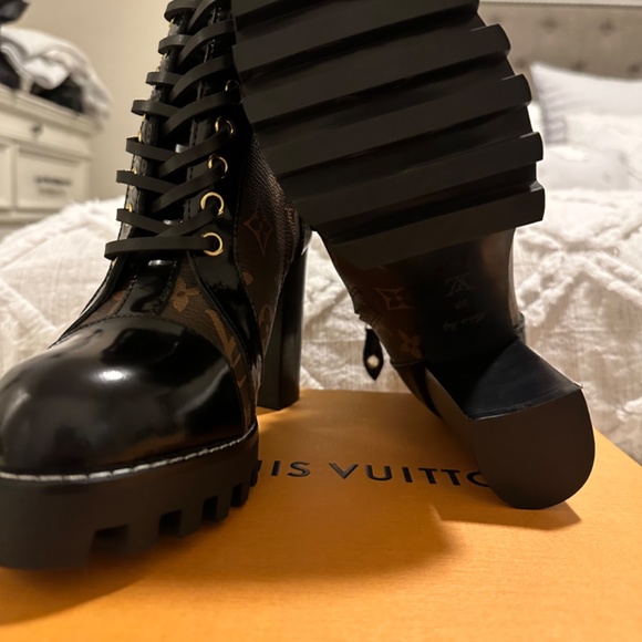 Shoes - Picture 2 of 3